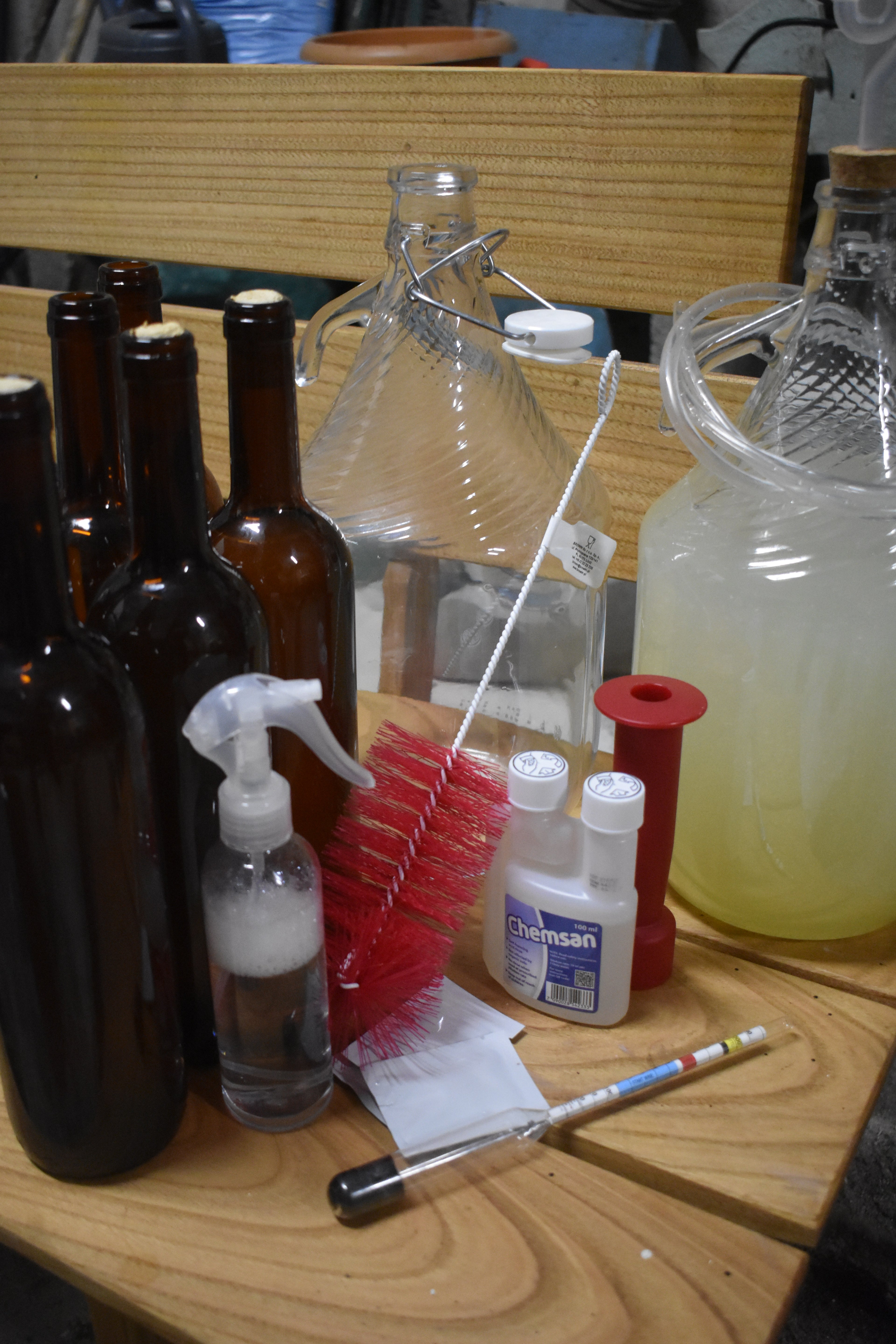 The Kitchen Sink Complete Beginner Mead Kit (Two Week Lead)