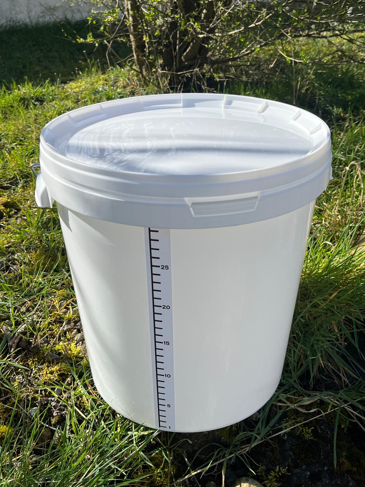 33 Litre Fermenter with Graduated Scale