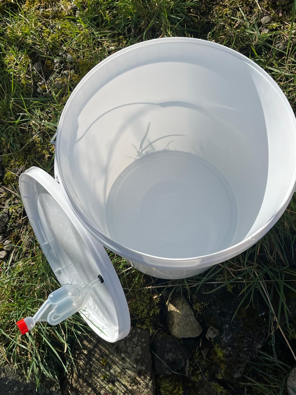 33 Litre Fermenter with Tap, Bubbler (Airlock) and Graduated Scale