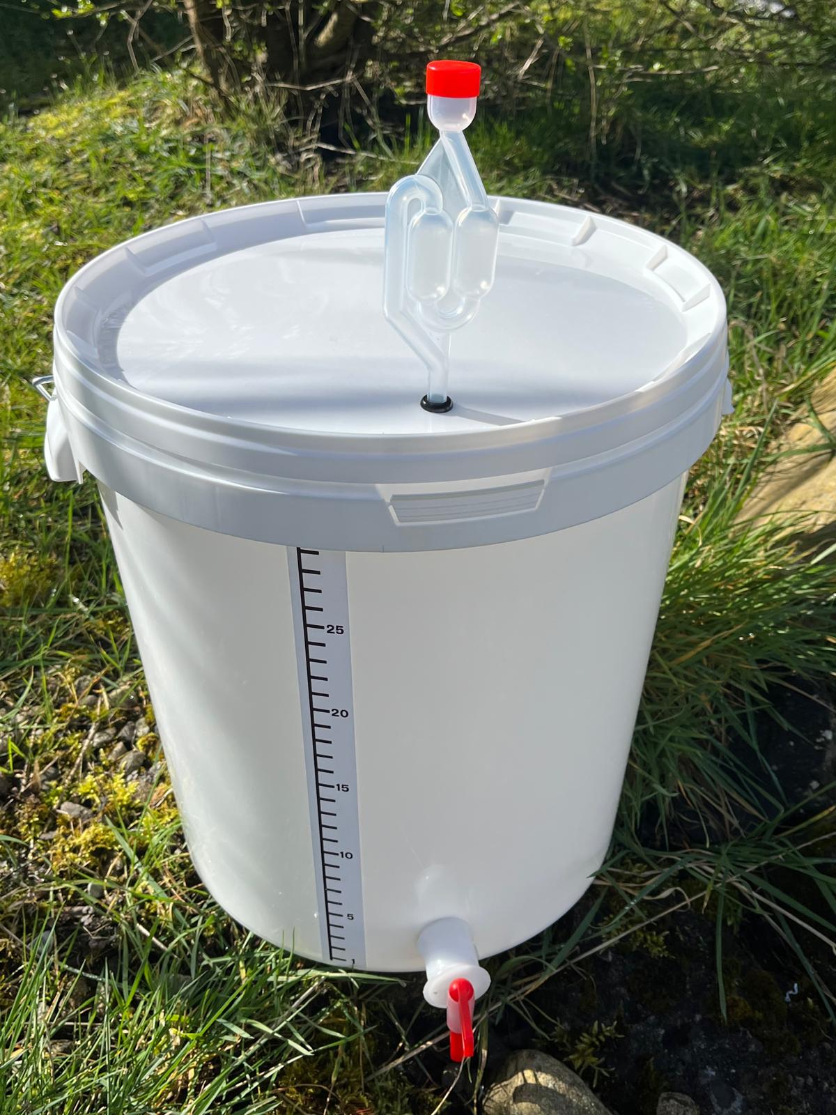 33 Litre Fermenter with Tap, Bubbler (Airlock) and Graduated Scale